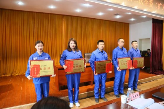 b4e6d5e4eff5d7bfdc4015df13ff6945